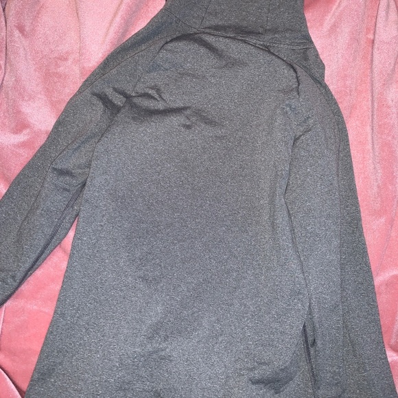 gray Nike athletic top - Picture 5 of 5